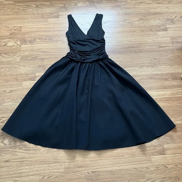 Max and Cleo Black A-Line Midi Dress Size 4 EUC - Picture 8 of 15